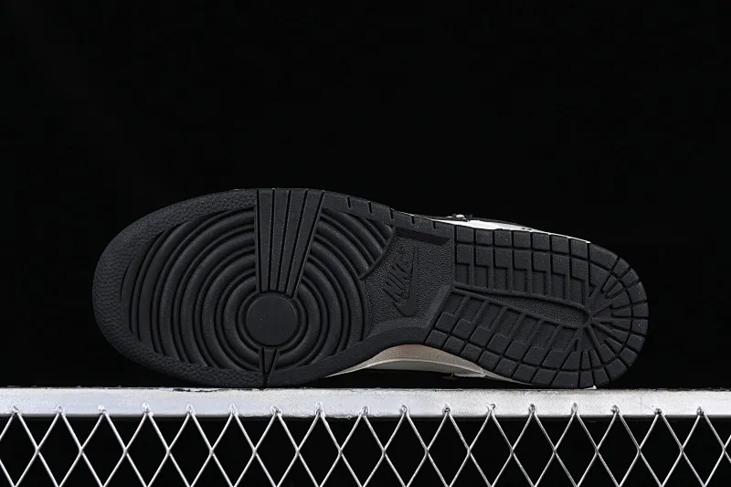 All Categories Nk SB Dunk Series Nk SB Dunk Low Low-top sneakers Nk Dunk Low Retro Panda Prank Space Exploration Star Trek Customized version of deconstructed straps retro distressed Panda low-top sneakers DD1391-100